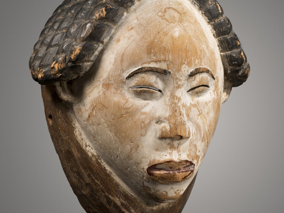 Mask Lumbu, Gabon, wood, kaolin, 27 cm