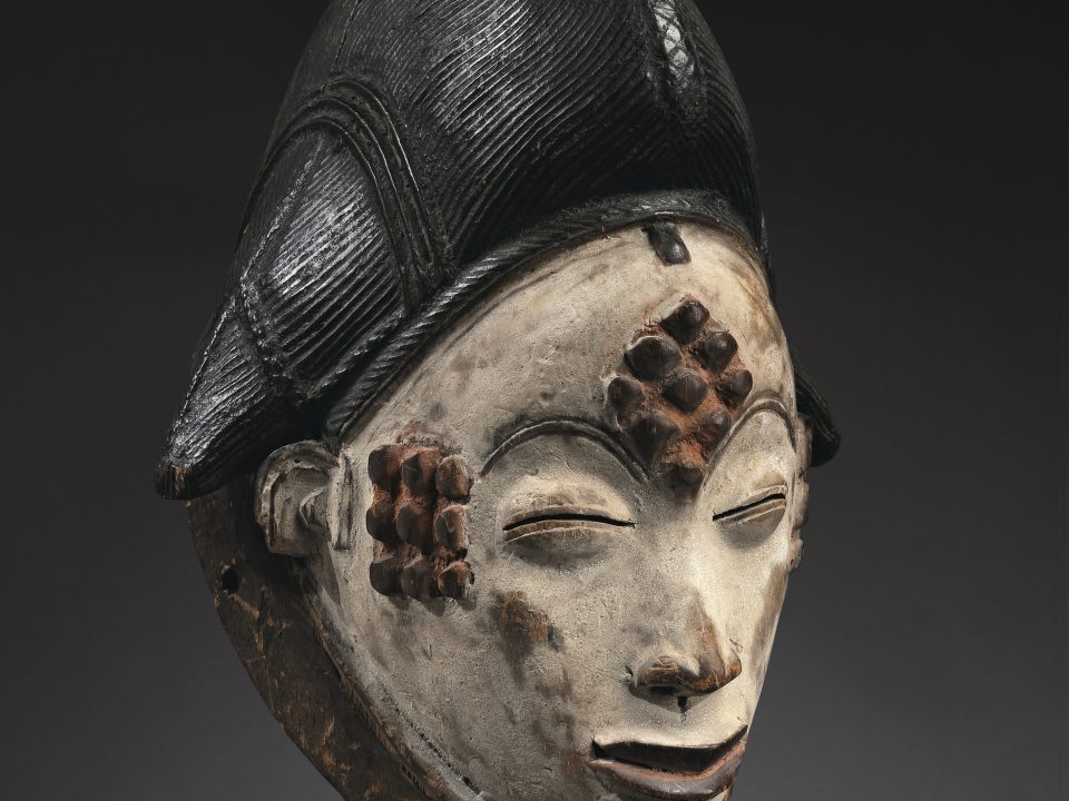 Mask Punu, Gabon, wood, kaolin, 31 cm