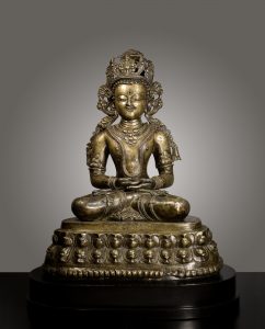 Buddha incoronato in dhyana mudra Tibet