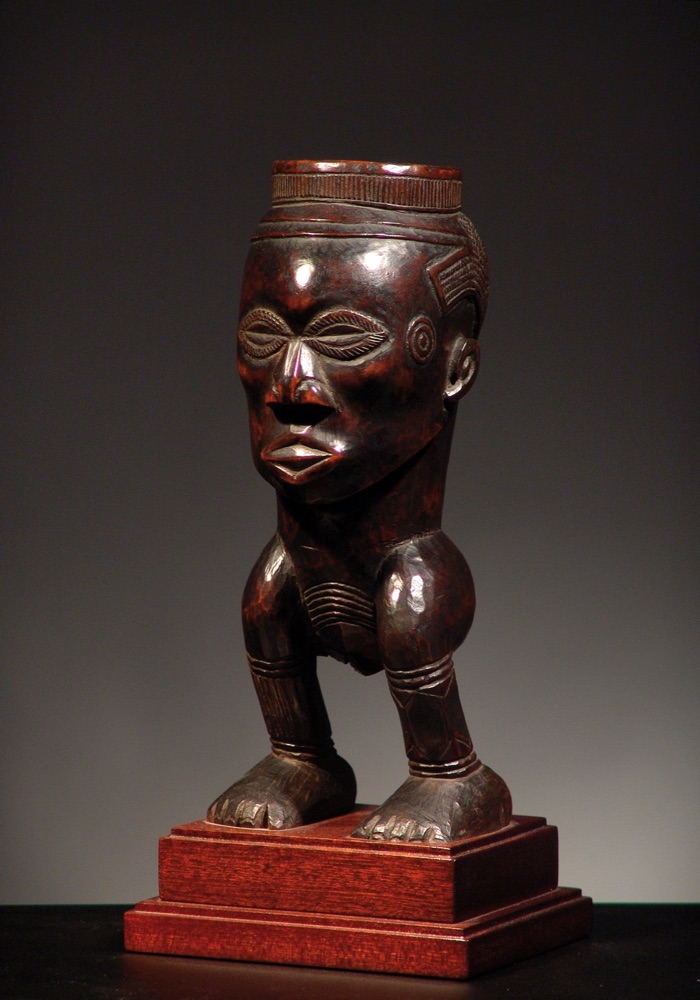 Coppa Kuba cerimoniale del Congo in legno scolpito, Dalton Somaré Milano