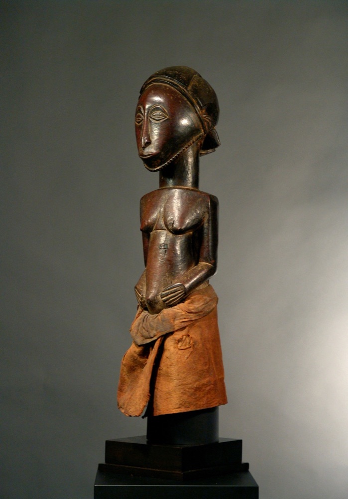 Statua Hemba del Congo, figura d’antenato in legno, Dalton Somaré Milano
